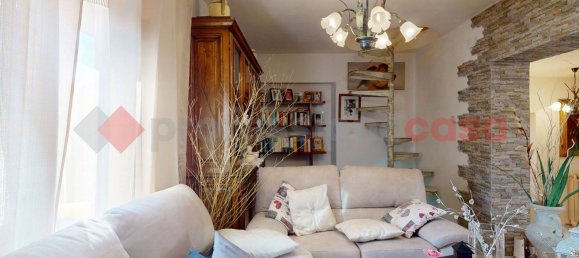 10-salle Maison à Vagli Sotto, Italy No. 237847 11