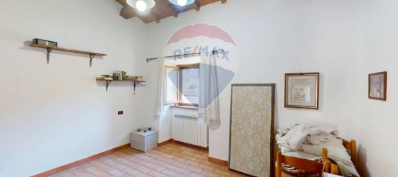 3 bedrooms Apartment in Valtopina, Italy No. 73440 6