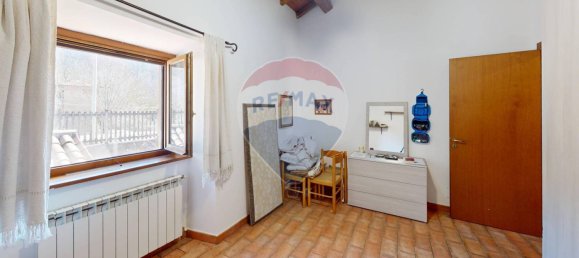 3 bedrooms Apartment in Valtopina, Italy No. 73440 7