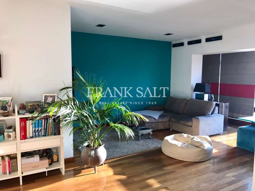 Apartamento T2 em Saint Julian's, Malta N.º 9287