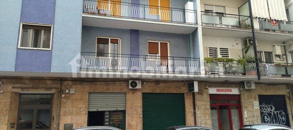2غرفة عقار تجاري في Bari, Italy رقم 13603 10