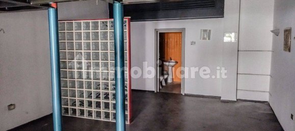 2غرفة عقار تجاري في Bari, Italy رقم 13603 4