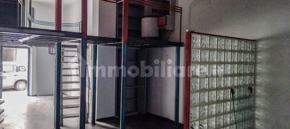 2غرفة عقار تجاري في Bari, Italy رقم 13603 6