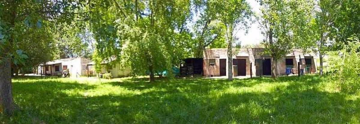 2 bedrooms Farm in Marcos Paz, Argentina No. 33731