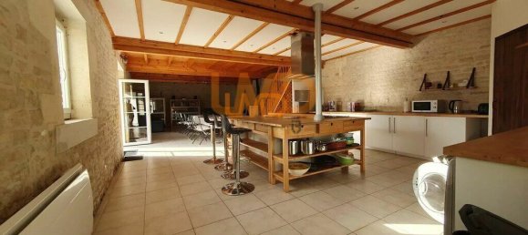 34 rooms Castles in Jarnac, France No. 304006 3