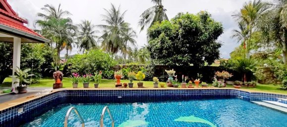 4 bedrooms Cafe / restaurant in Pattaya, Thailand No. 169 3