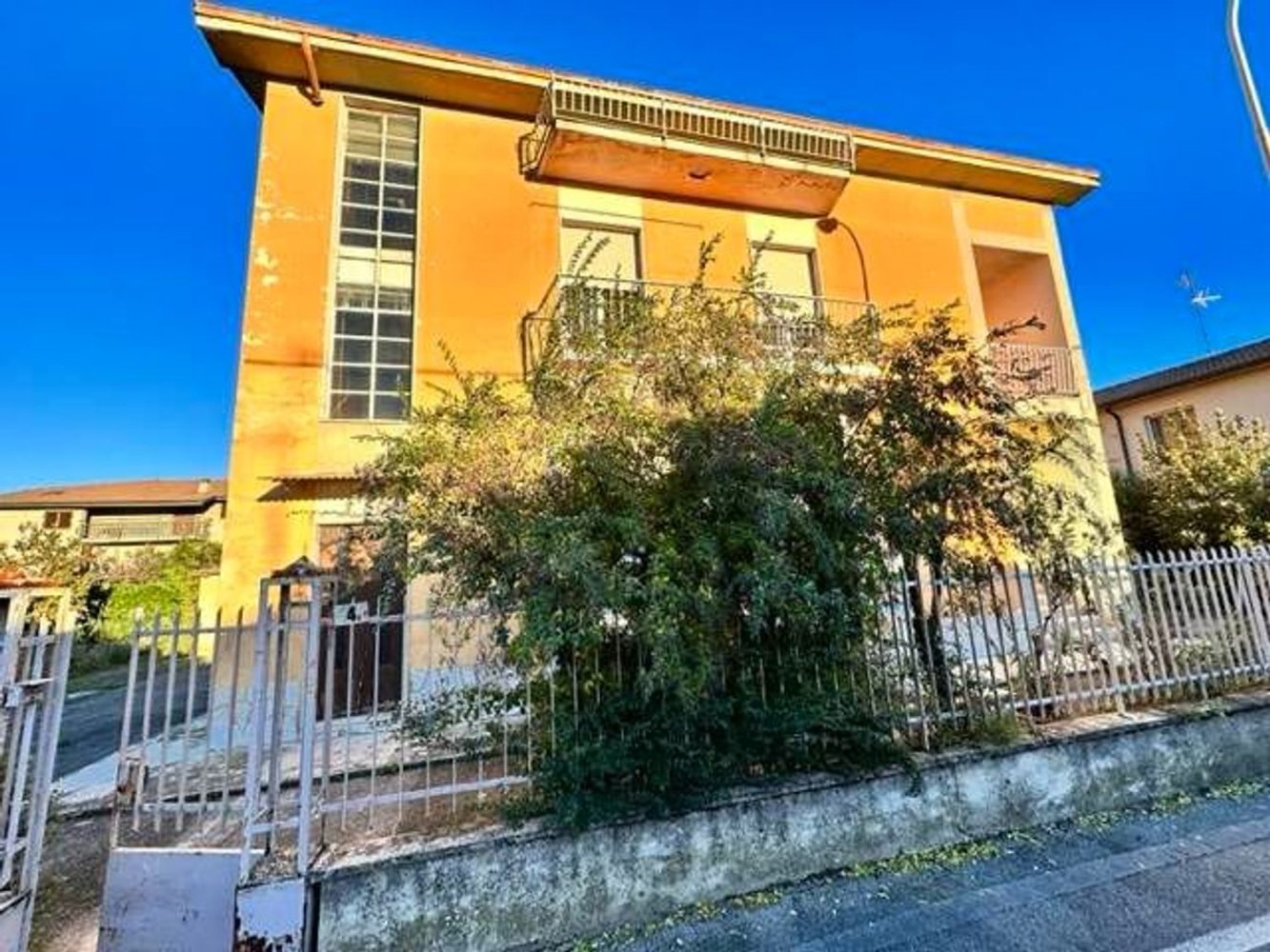 5-Zimmer Wohnung in Castel Rozzone, Italy, Nr. 88384