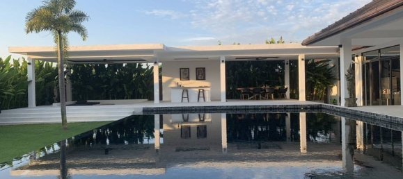 4 bedrooms Villa in Pattaya, Thailand No. 12720 15