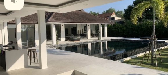 4 bedrooms Villa in Pattaya, Thailand No. 12720 17