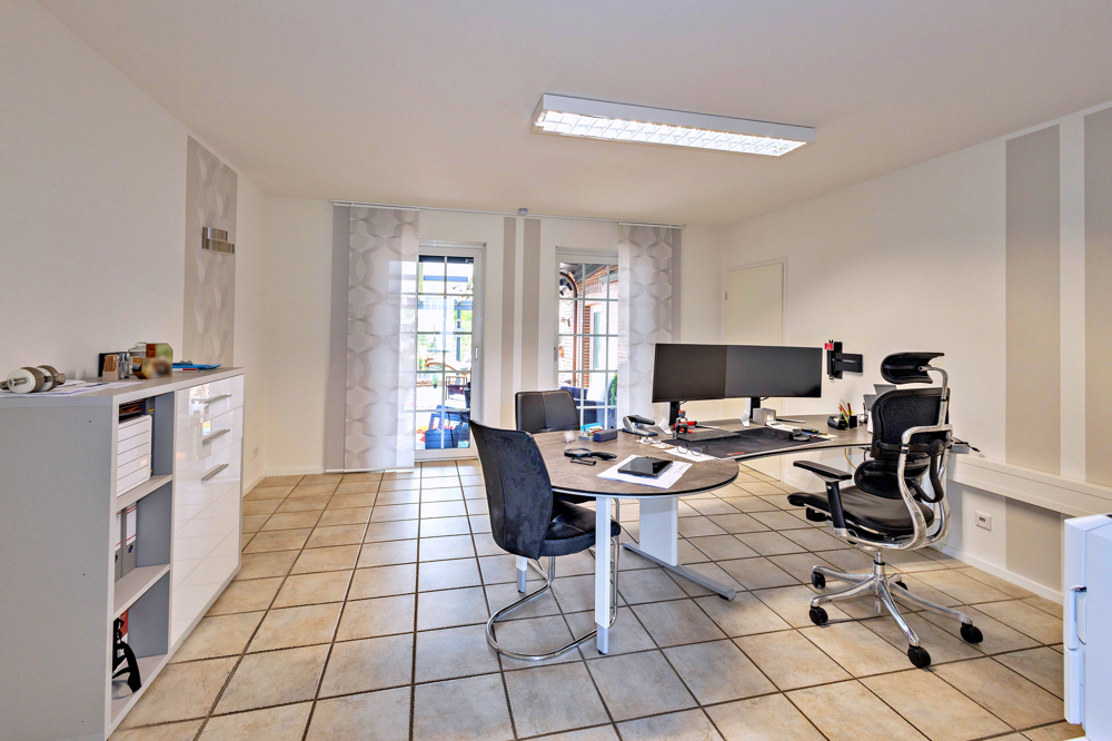 Edificio de 8 habitaciónes en Wittmund, Germany No. 190817