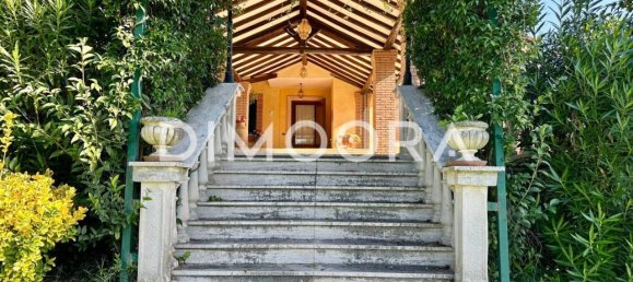 5 rooms Villa in Mentana, Italy No. 152283 7