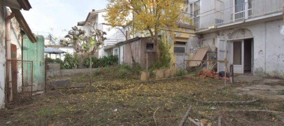 4 rooms House in Cesenatico, Italy No. 21541 3