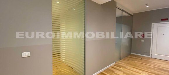 Oficina de 5 habitaciónes en Brescia, Italy No. 87446 4