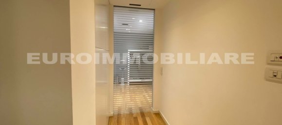 Oficina de 5 habitaciónes en Brescia, Italy No. 87446 7