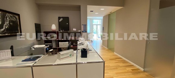 Oficina de 5 habitaciónes en Brescia, Italy No. 87446 14