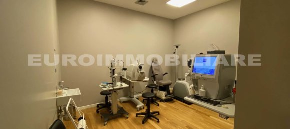 Oficina de 5 habitaciónes en Brescia, Italy No. 87446 6