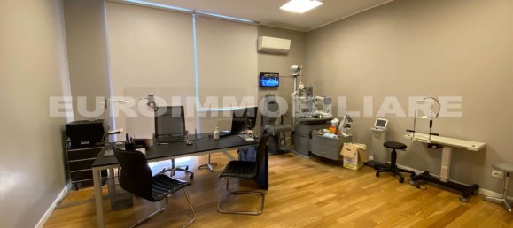 Oficina de 5 habitaciónes en Brescia, Italy No. 87446 5