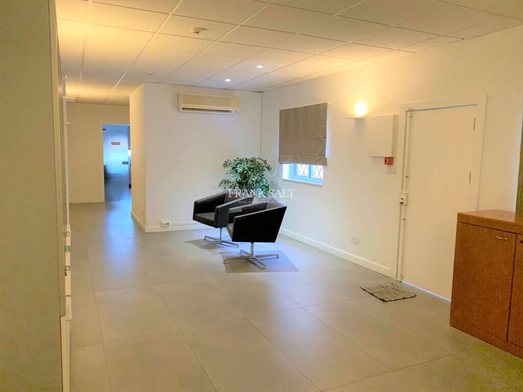 240m² Office in Valletta, Malta No. 12273
