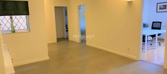 240m² Office in Valletta, Malta No. 12273 3