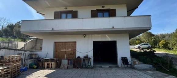 Villa de 6 habitaciónes en San Giovanni Teatino, Italy No. 278123 3