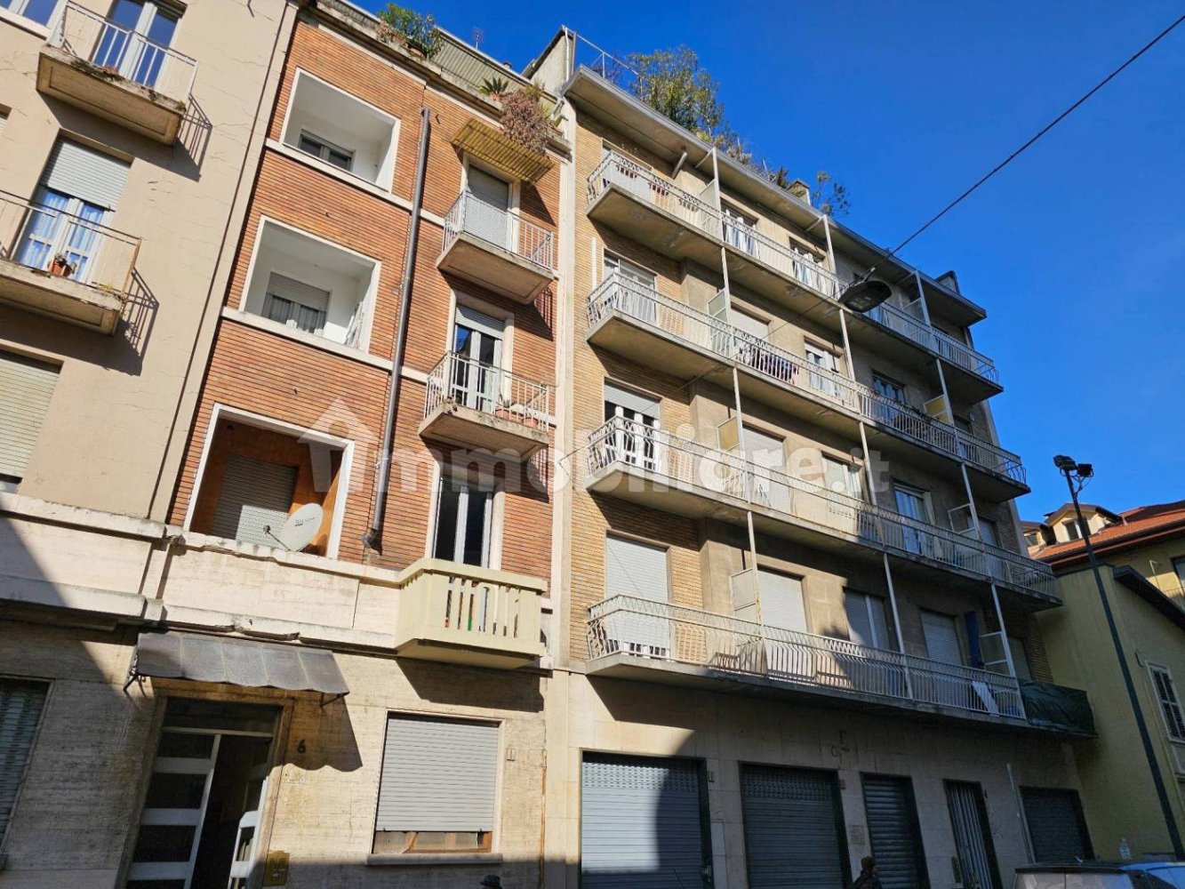 1 bedroom Apartment in Turin, Italy No. 49346