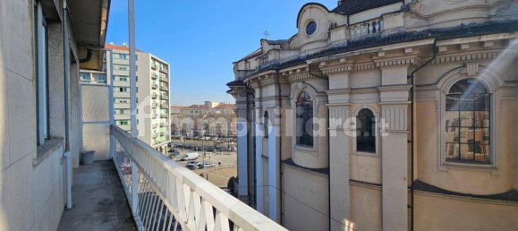 1 bedroom Apartment in Turin, Italy No. 49346 8