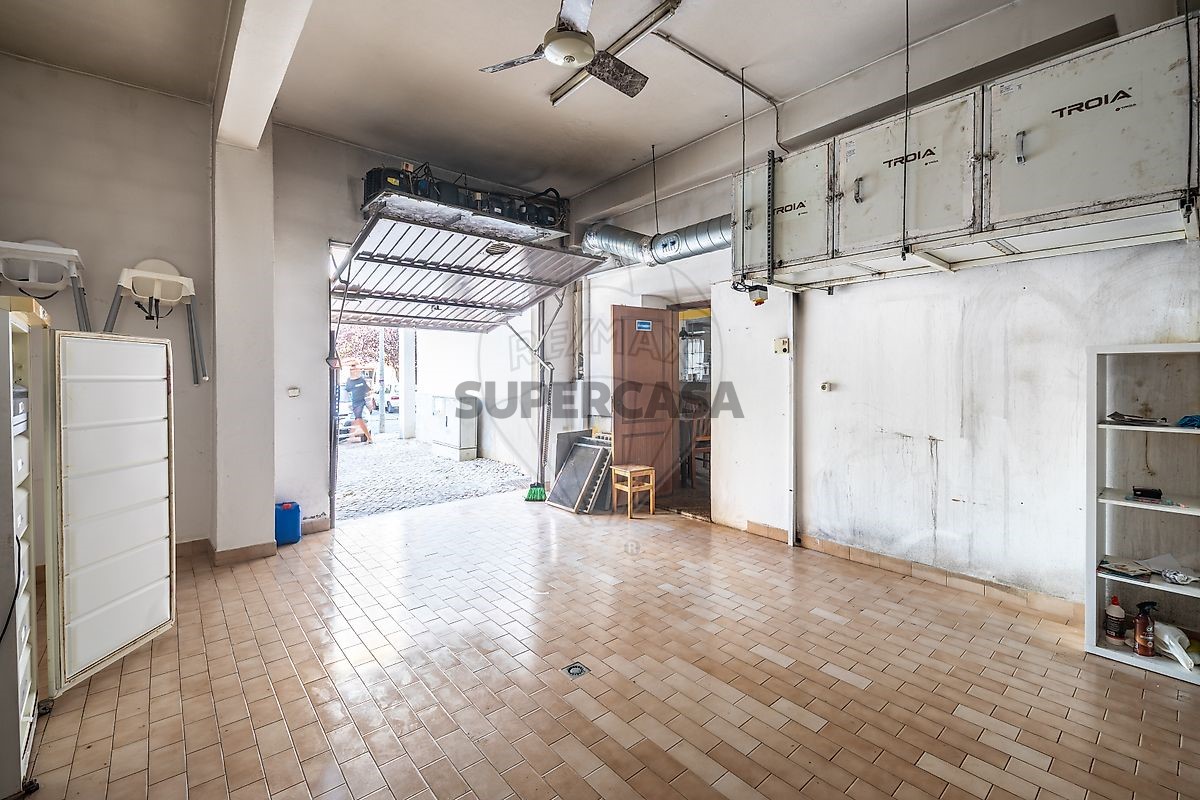 Gewerbliche Immobilie in Vila Franca de Xira, Portugal 80m², Nr. 334911