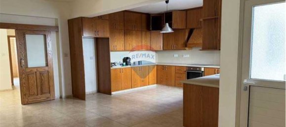 Дом с 5 спальнями в Лимассол, Кипр № 7741 6