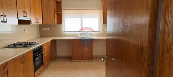 Дом с 5 спальнями в Лимассол, Кипр № 7741 2