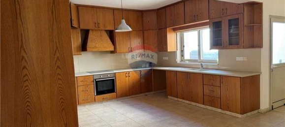 Дом с 5 спальнями в Лимассол, Кипр № 7741 5