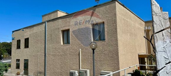 2000m² Commercial property in Piombino, Italy No. 265380 4