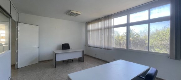 Office in Las Palmas De Gran Canaria, Spain No. 72823 7