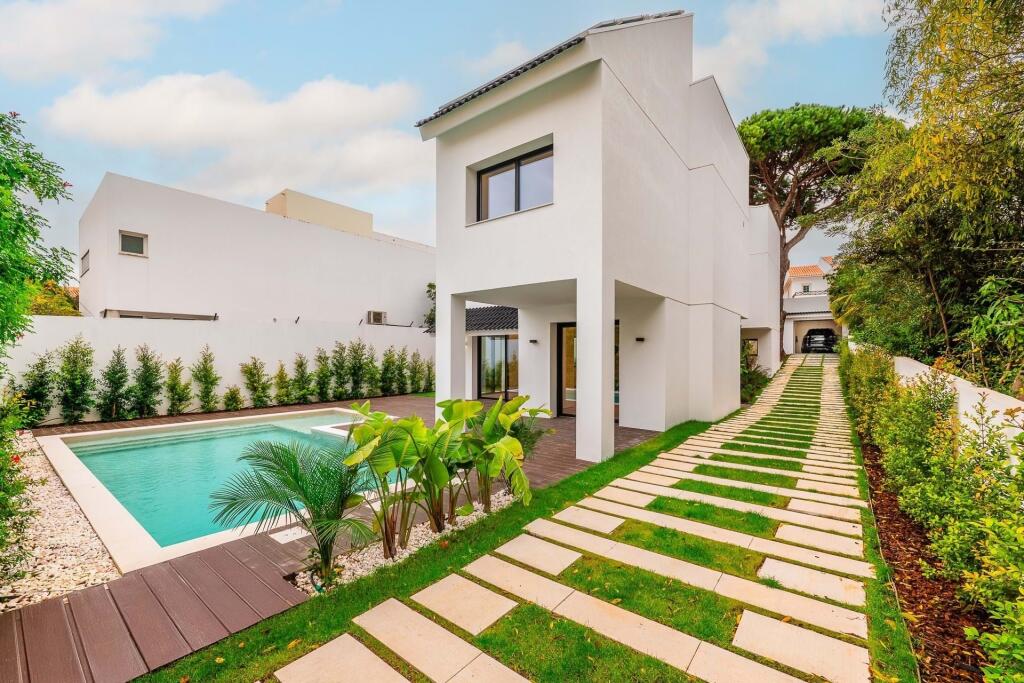 5 bedrooms Villa in Cascais, Portugal No. 208864
