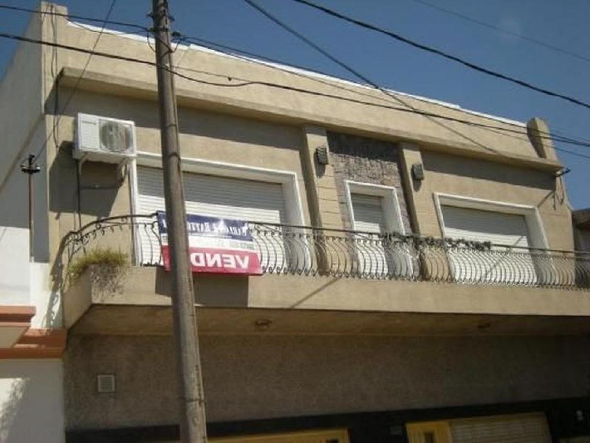 3 bedrooms Apartment in Tres de Febrero, Argentina No. 4558