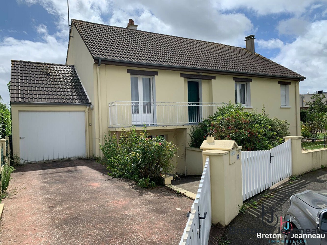 3 bedrooms House in Bonchamp-les-Laval, France No. 357780