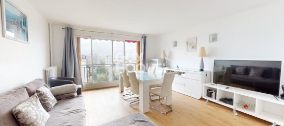 3 bedrooms Apartment in Les Lilas, France No. 161909 2