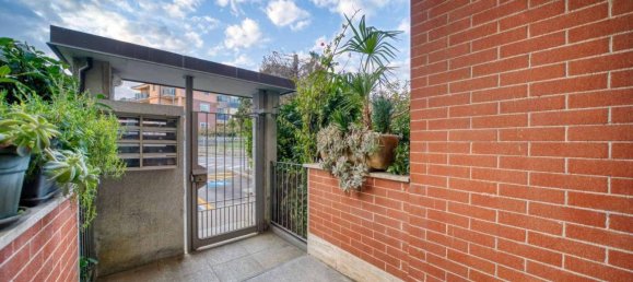 5 rooms Apartment in Grugliasco, Italy No. 30341 3