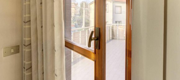 5 rooms Apartment in Grugliasco, Italy No. 30341 32