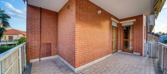 5 rooms Apartment in Grugliasco, Italy No. 30341 16