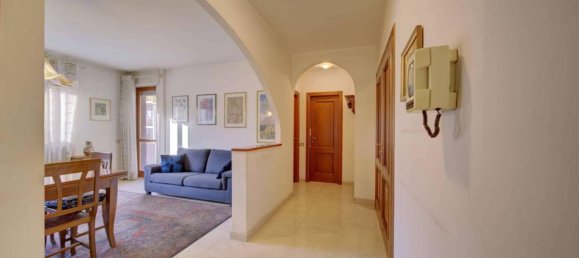 5 rooms Apartment in Grugliasco, Italy No. 30341 4