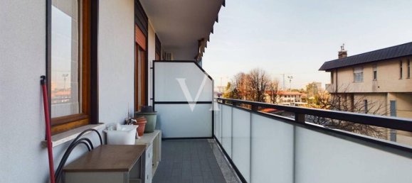 3 rooms Apartment in Brugherio, Italy No. 32692 15