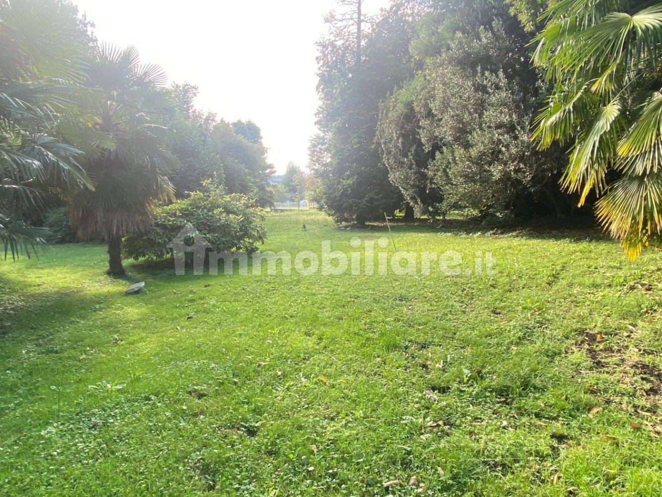 1200m² Land in Caronno Varesino, Italy No. 347580