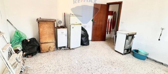 Квартира с 3 комнатами в Пинето, Италия № 300738 12