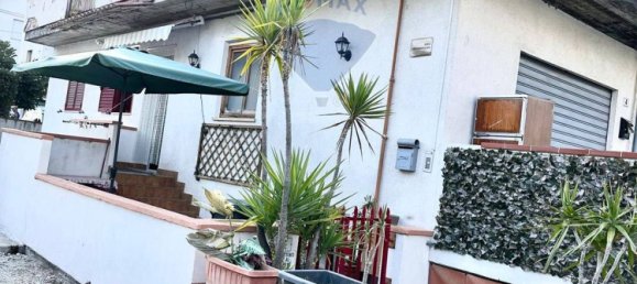 Квартира с 3 комнатами в Пинето, Италия № 300738 2