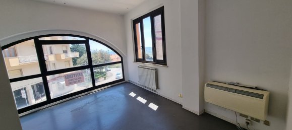 220m² Office in Castelfidardo, Italy No. 345859 4