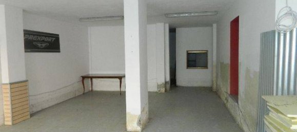 3 rooms Warehouse in Lucca, Italy No. 140279 9
