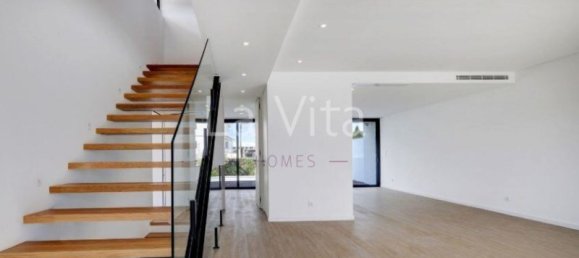 3 bedrooms Villa in Oeiras, Portugal No. 170522 7