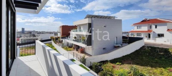 3 bedrooms Villa in Oeiras, Portugal No. 170522 5