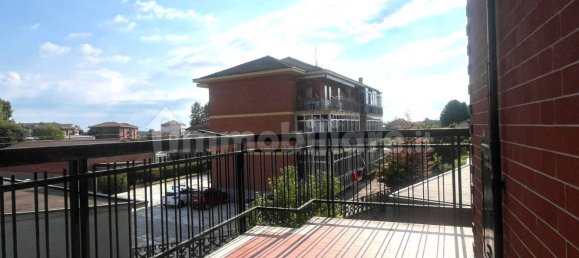 3 bedrooms Apartment in Turin, Italy No. 280639 10
