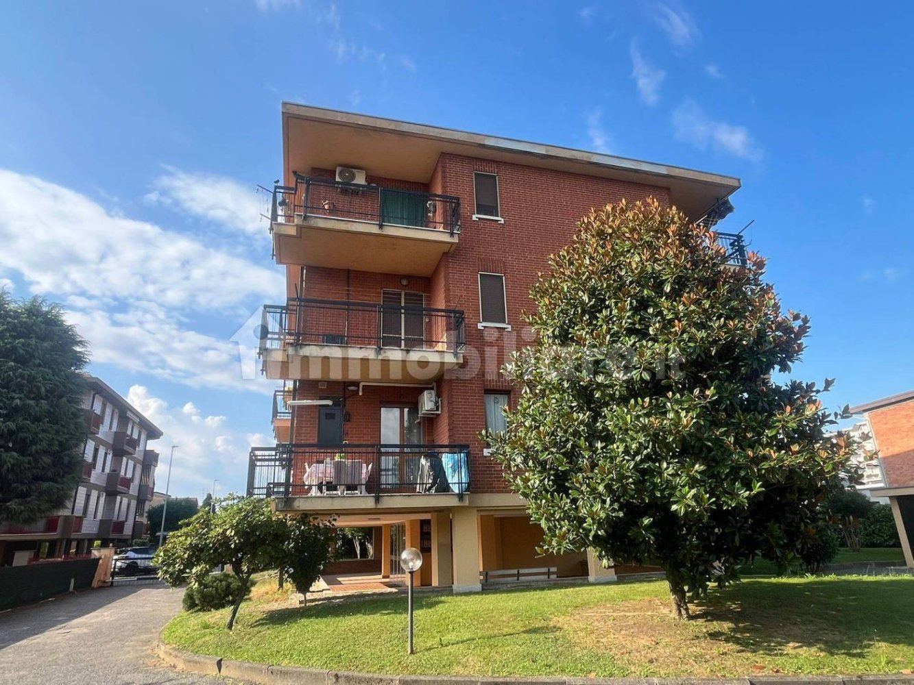 3 bedrooms Apartment in Turin, Italy No. 280639